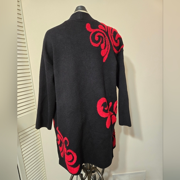 Chico's Red & black scroll long cardigan - Picture 5 of 10
